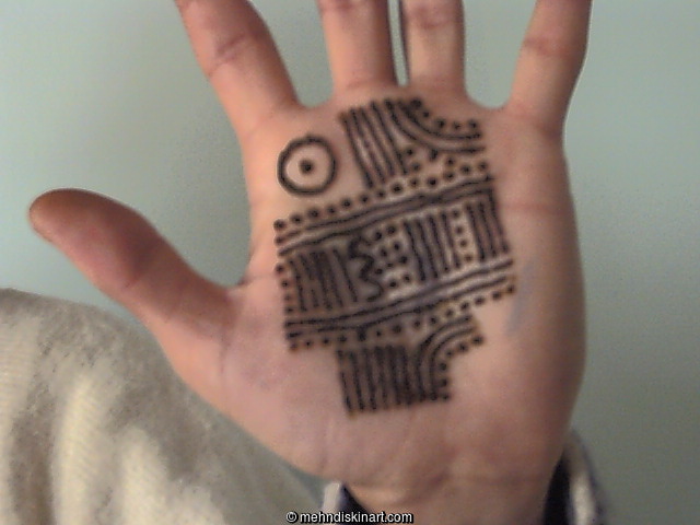 temporary henna tattoo